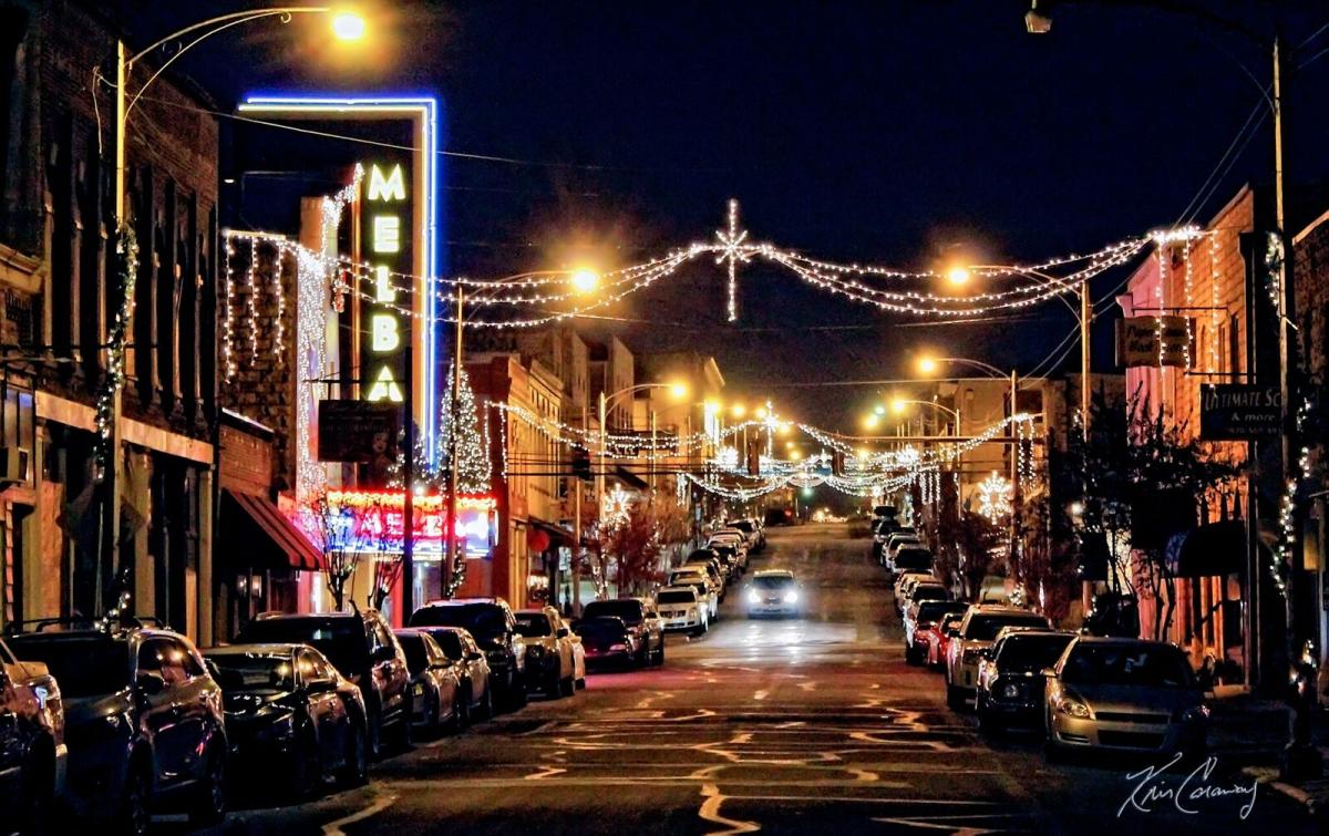 Batesville goes big for Christmas